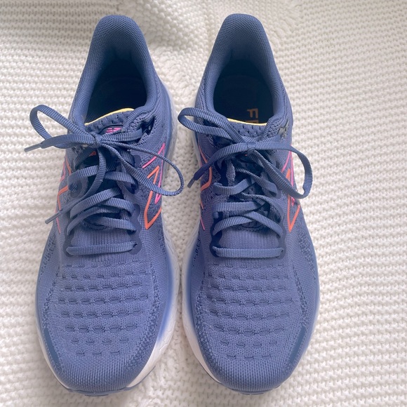 New Balance Women’s Fresh Foam X - Picture 2 of 6